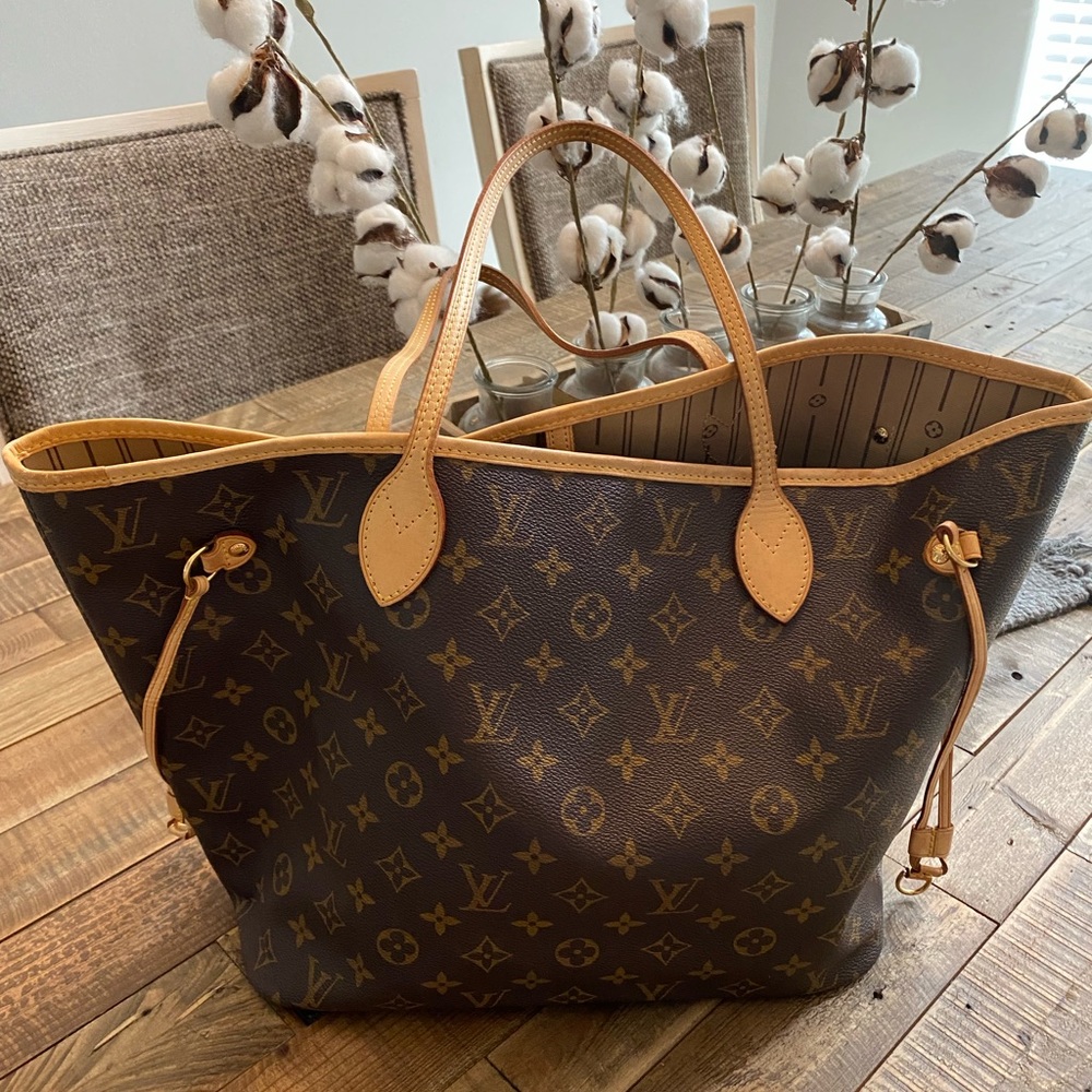 Authentic Never full MM Louis Vuitton